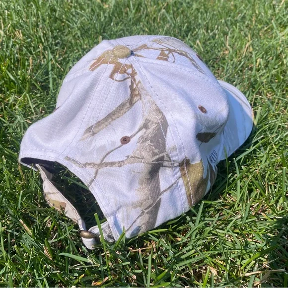 Cabelas hat - Picture 2 of 3